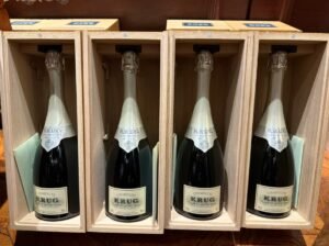 名酒變現找超人洋行，高價收購 2003 年庫克 Krug 白中白香檳。名廠年份香檳存量不多，氣韻優雅，收藏價值突出。本行常年收購香檳與各類佳釀，報價公道，交易隱私，快速處理您手上 2003 年庫克 Krug 白中白香檳。