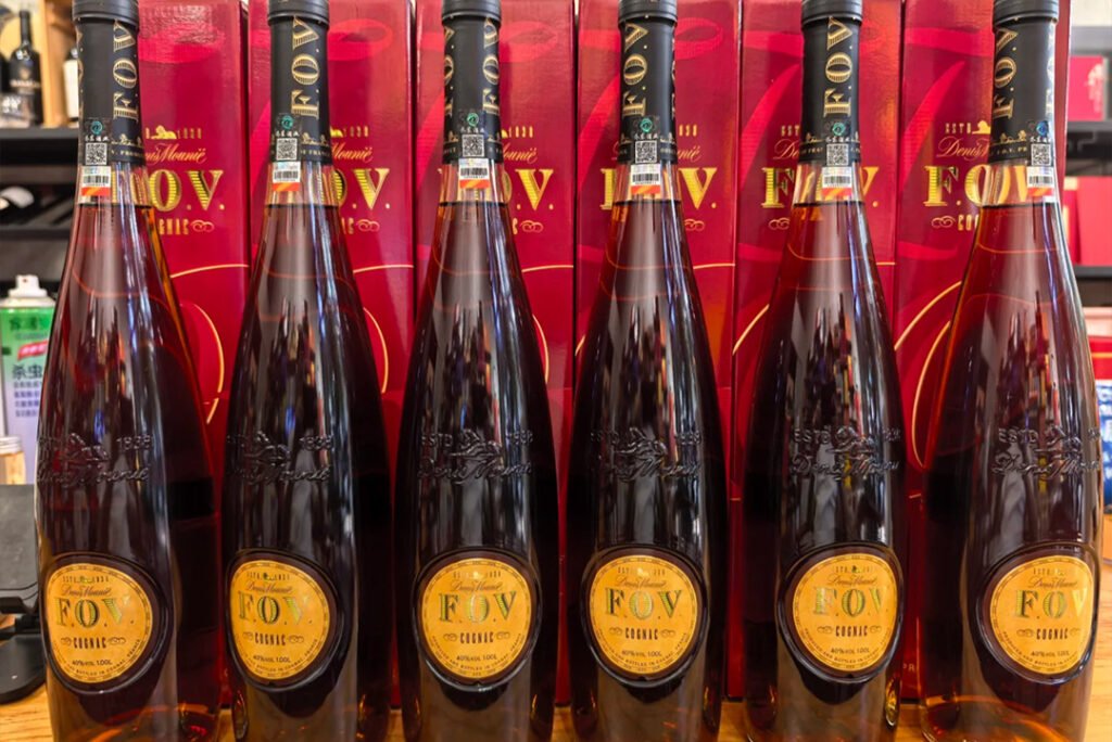 超人洋行收購軒尼詩 FOV 長頸干邑 Hennessy，香港多區可預約免費鑑估，專業團隊檢查酒水位、瓶標與封膜狀態，依照即時行情給予公正報價。交易全程保密，支援上門驗貨，不論裸瓶或是連原盒藏品都可諮詢，超人洋行收購軒尼詩 FOV 長頸干邑 Hennessy，讓閒置老酒安心變現。